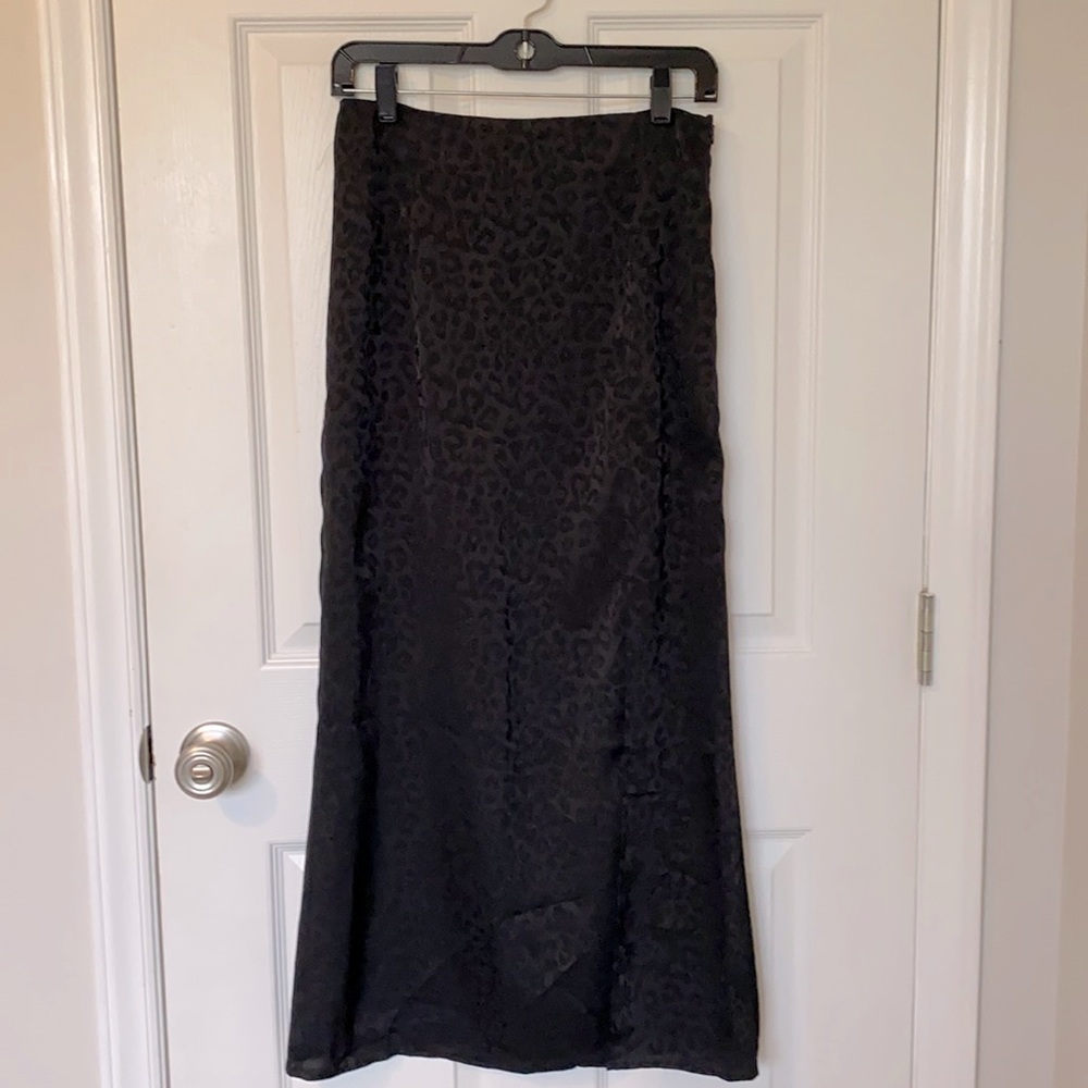 Vestique Black Leopard Print Maxi Skirt
